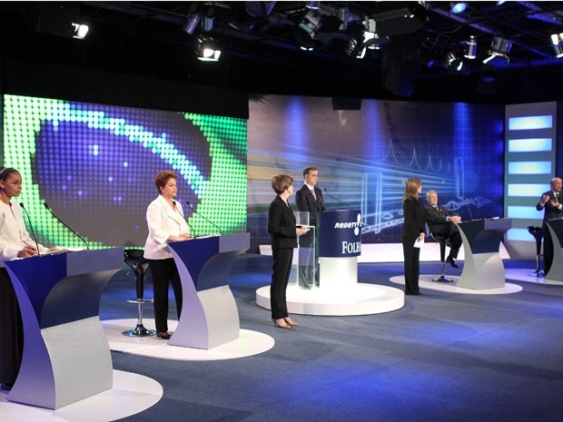 Esc�ndalo da Receita marca debate entre presidenci�veis