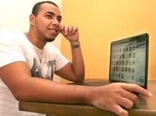 Mulher diz que falta quem queira compromisso, opinio da qual discorda Eudardo, que procura par at na web