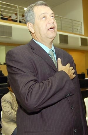 Jos Riva ser substitudo pelo suplente Wilson Teixeira, o Dentinho.