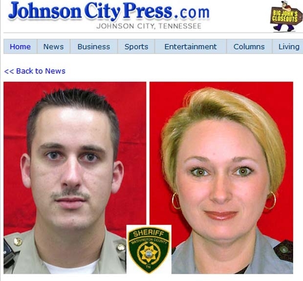 Policiais Chris Adkins e Scarlett Dennison.