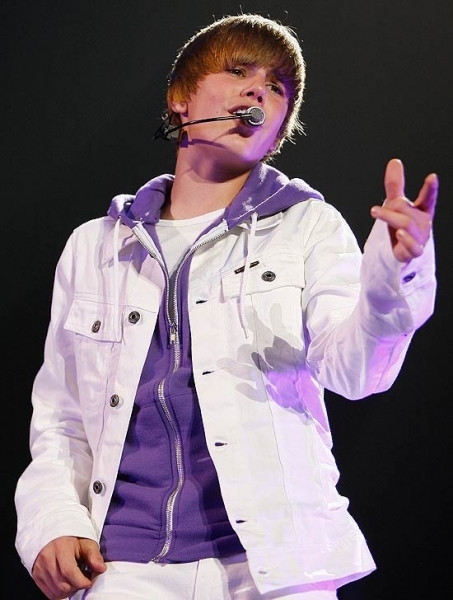 Justin Bieber se apresenta nos Estados Unidos; dolo teen ficou doente e teve que cancelar show