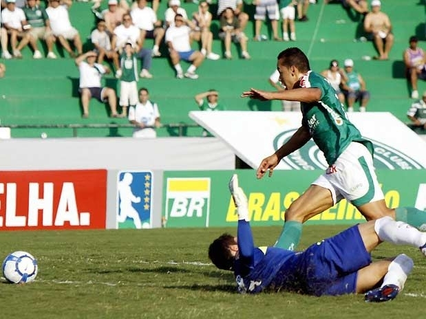 Guarani conseguiu virada nos minutos finais e se distanciou da zona do rebaixamento