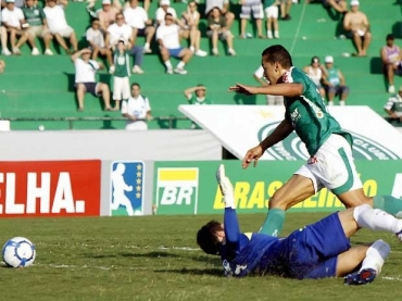 Guarani conseguiu virada nos minutos finais e se distanciou da zona do rebaixamento