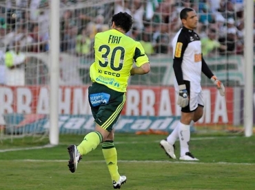 Kleber marcou em sua volta, aps contuso