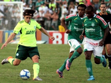 Valdivia entra no segundo tempo e reestreia pelo Palmeiras com empate