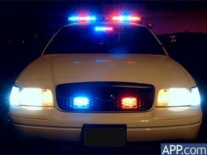 Mos na cabea! Mas antes vistam-se, por favor...