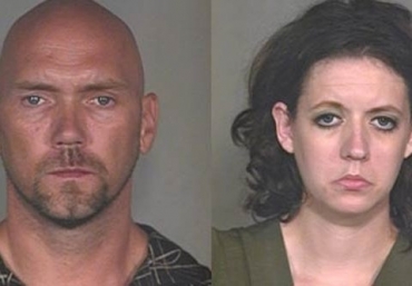 Jason McManigal e Rita Moore foram flagrados fazendo sexo. 