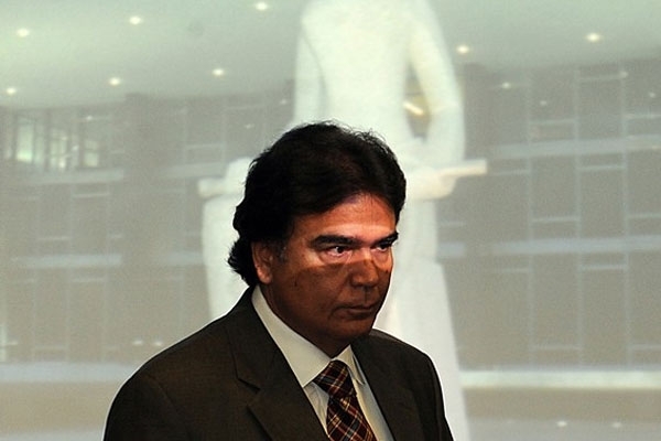 Vrus da dengue tipo 4 pode circular no Brasil, diz Temporo