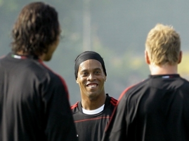 Ronaldinho disse que Pato far� uma grande temporada pelo Milan neste ano