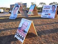 As principais vias e rotat�rias da Capital foram ocupadas com a propaganda eleitoral dos candidatos  