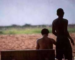 Meninos estavam prontos para assaltar um mercadinho no Capo Grande. Confessaram que iriam comprar dorgas 