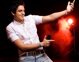 Luan Santana: show levado sob muita emo��o e mensagens de carinho