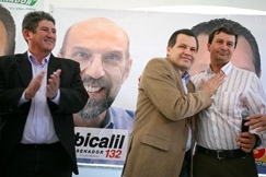 Silval Barbosa (PMDB) recebeu ontem em seu comit� de campanha os prefeitos Erival Capistrano e Wilson Francelino