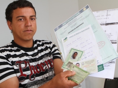 Borges foi registrado com o sexo feminino aos oito anos e o problema s foi descoberto antes do casamento