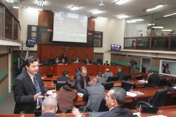 Vereadores de Cuiab aproveitaram a sesso para criticar o atraso das obras da Secopa e denunciar prejuzos ao comrcio