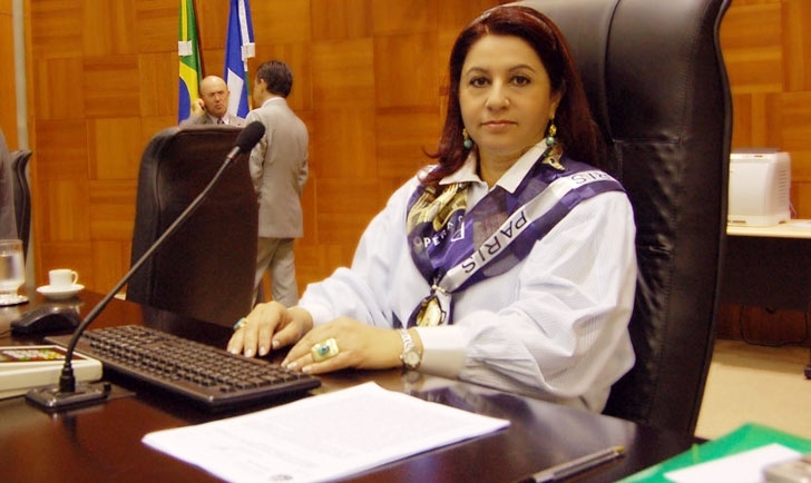 Chica Nunes obt�m do TRE carimbo do passaporte para buscar a reelei��o, mesmo respondendo a processos