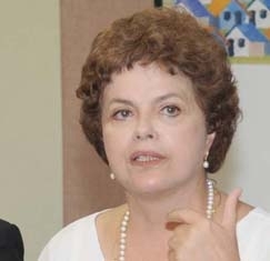 A candidata � Presid�ncia do pa�s, Dilma Rousseff, poder� reunir no mesmo palanque dois candidatos ao governo 
