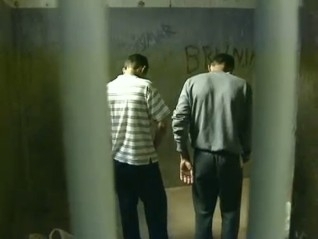 G�meos s�o presos em flagrante por matar irm�o mais velho a pedradas