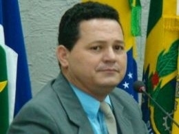 Vereador pode dispensar posse na AL