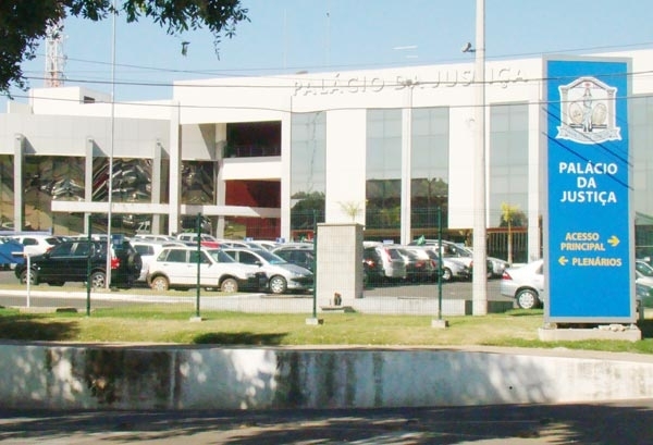 Tribunal de Justia deve julgar juza que pediu licena para tratamento, mas foi vista na praia