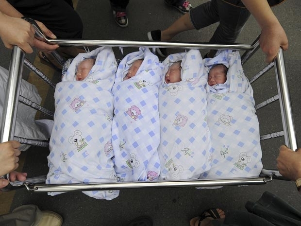 Qu�druplos nascem na China