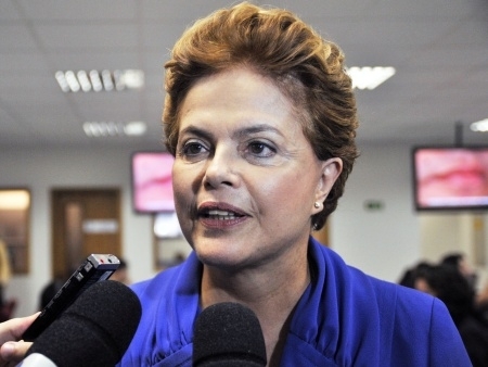 Justi�a Eleitoral multa Dilma Rousseff pela s�tima vez