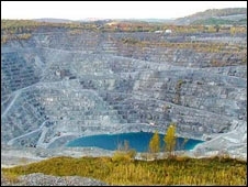 Canad exporta amianto das suas minas, mas probe uso do produto