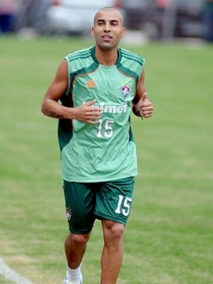 Fluminense ainda tenta inscrever o jogador para o duelo desta quinta-feira, contra o Cruzeiro