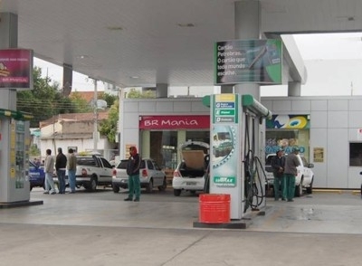 Convenincia do Posto Amaznia, na Miguel Sutil, onde ocorreu o assalto, na manh de hoje