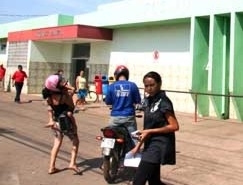 O caminhoneiro e um dos assaltantes esto internados em estado grave no Pronto Socorro de Vrzea Grande