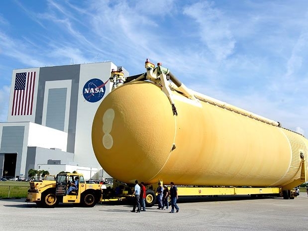 Tanque do Endeavour  transportado