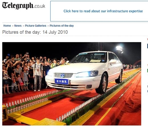 Li Guiwen dirigiu veculo sobre duas fileiras de garrafas de cerveja por 60,19 metros.