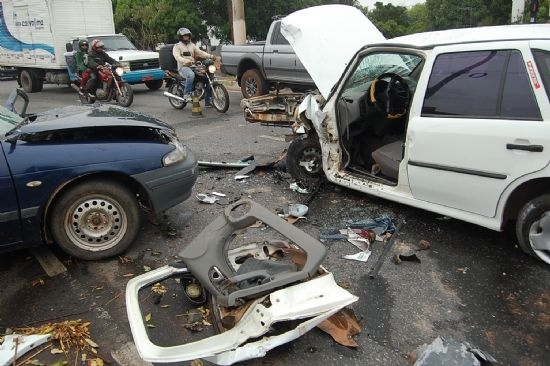 Acidente Av Miguel Sutil