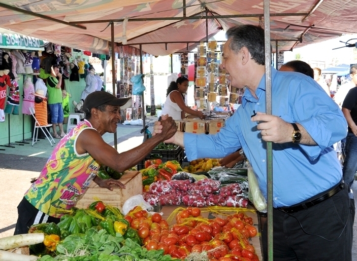 Feirantes reconhecem compromisso de Antero com os cidados.