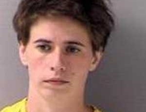 Patricia Dye, de 31 ano fingiu ser menino de 14 para seduzir menina de 16 