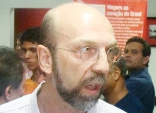 Carlos Abicalil possui apartamento, carro, terreno e dinheiro em contas 