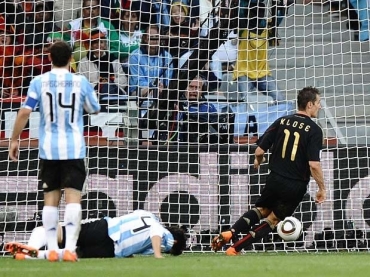 Klose marcou seu 14� gol na hist�ria das Copas; com mais um, igualar� recordista Ronaldo