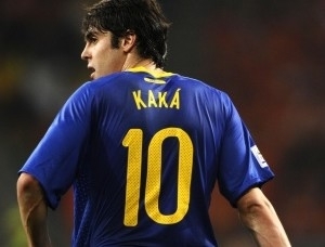 Kak� ter� 32 anos em 2014 e j� disse que pretende seguir na sele��o