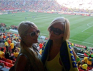 Paris Hilton postou fotos de dentro do estdio em seu perfil no Twitter