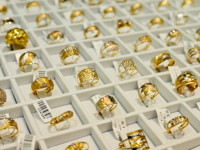 Alta do ouro deixa aliana mais cara