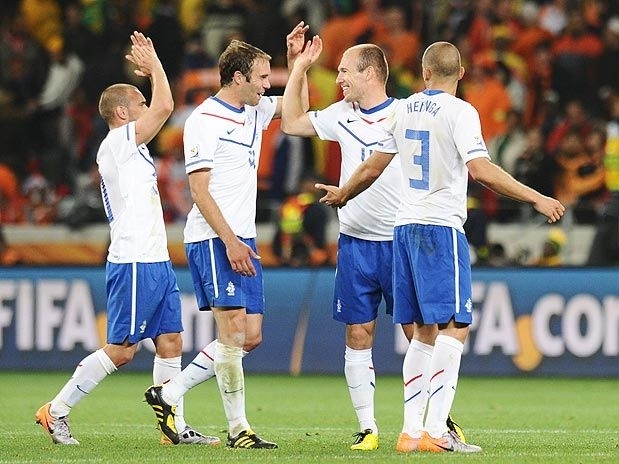Holanda venceu as trs primeiras partidas e pode ter Robben para o duelo contra a surpresa