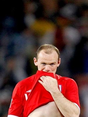 Rooney, que chegou  frica como candidato a brilhar, vai embora sem marcar um nico gol