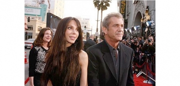 Mel Gibson abre processo contra ex-namorada, a cantora e pianista russa Oksana Grigorieva