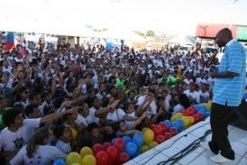MV Bill faz palestra a jovens do Pedra 90, durante programao do Projeto de Cara Limpa Contra a Droga