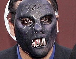 Paul Dedrick Gray, baixista do Slipknot, encontrado morto nos EUA.