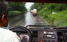 Geralmente, bandidos aproveitam trechos em que veculo fica em baixa velocidade, como nas serras