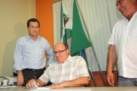 Governador Silval Barbosa recebe o prefeito de Tangar durante o Governo Itinerante na regio Mdio-Araguaia