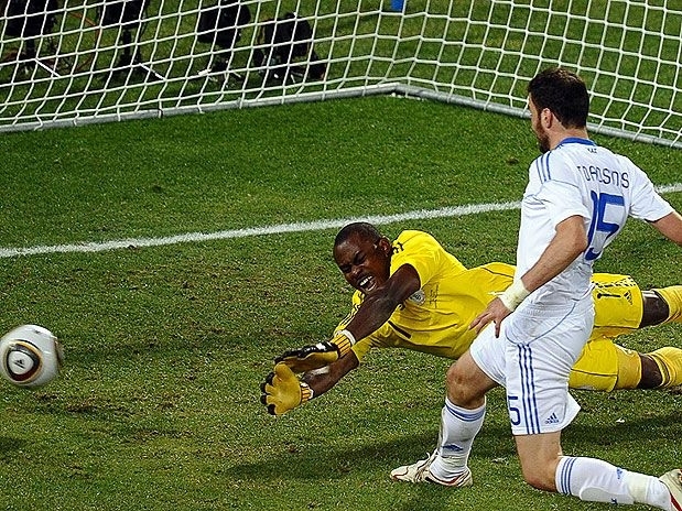 Torosidis marca para a Gr�cia em dia hist�rico do pa�s nos Mundiais