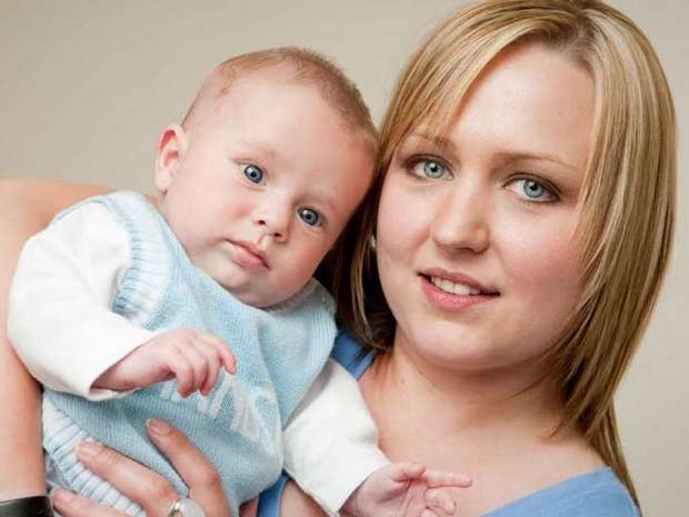 Finley Burton e sua me, Donna Link-Emery