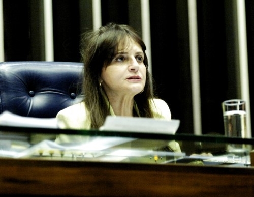 Mesmo morando nos EUA, Solange Morelli teria recebido salrios do gabinete da senadora Serys